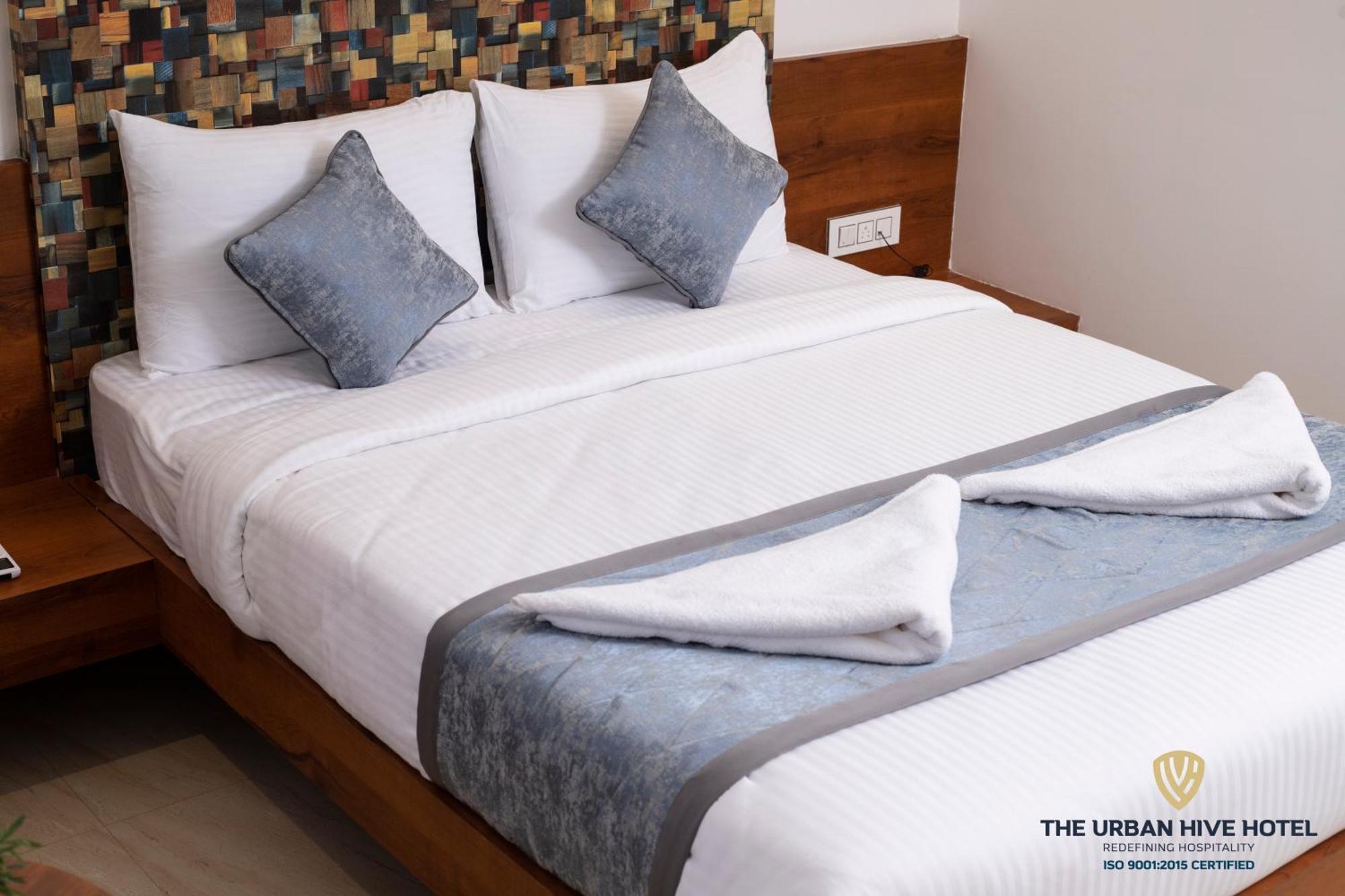 The Urban Hive Hotel Belgaum Dış mekan fotoğraf